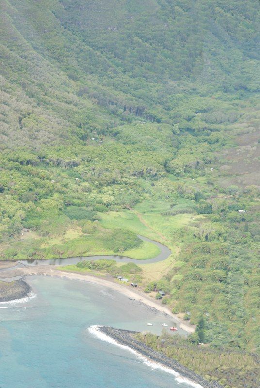 Maui 2010 - Blue Hawaiian Helicopter TOUR, photograph 2 of 12