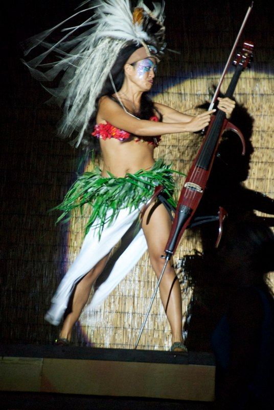 Maui 2010 - Cirque Polynesia, photograph 7 of 18
