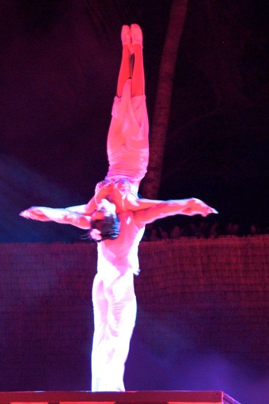 Maui 2010 - Cirque Polynesia, photograph 15 of 18