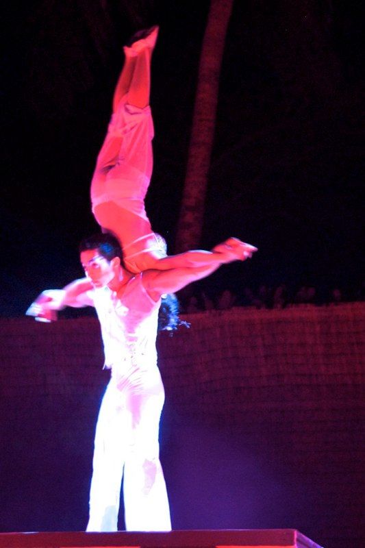 Maui 2010 - Cirque Polynesia, photograph 16 of 18
